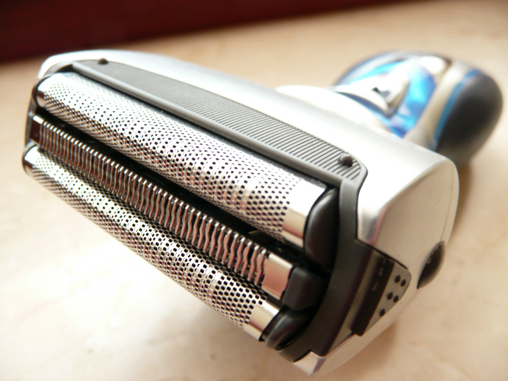 5 Benefits of Using an Electric Shaver