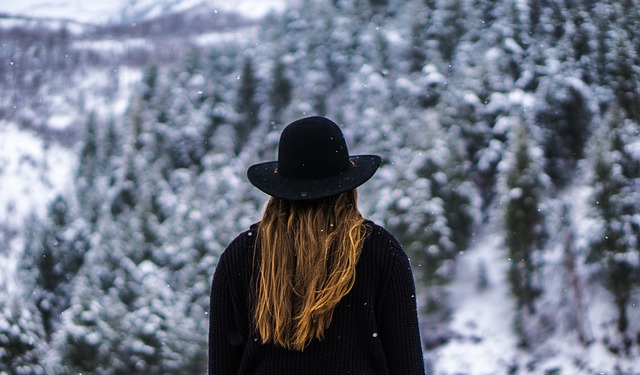 6 Tips to Fight Dull Frizzy Hair in Winter